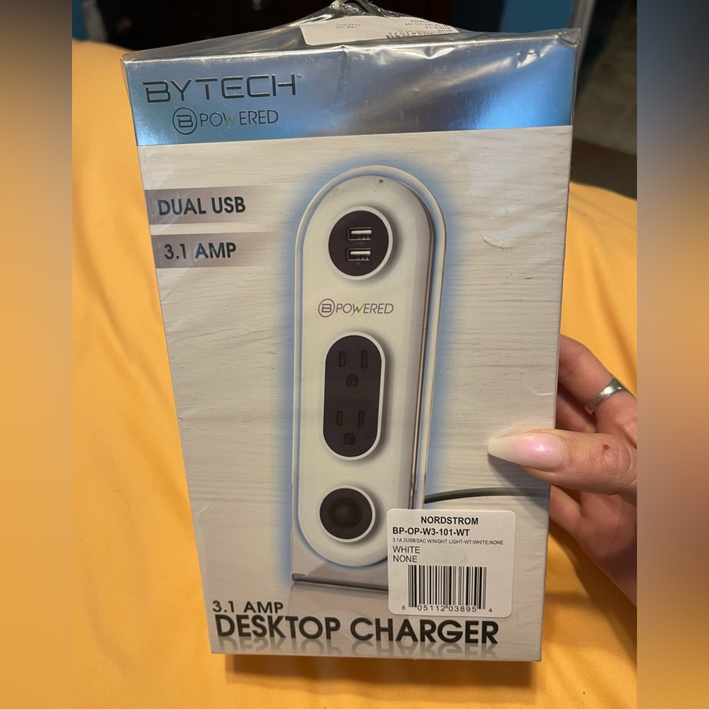 BYTECH 3.1 amp Desktop Charger - Picture 3 of 6